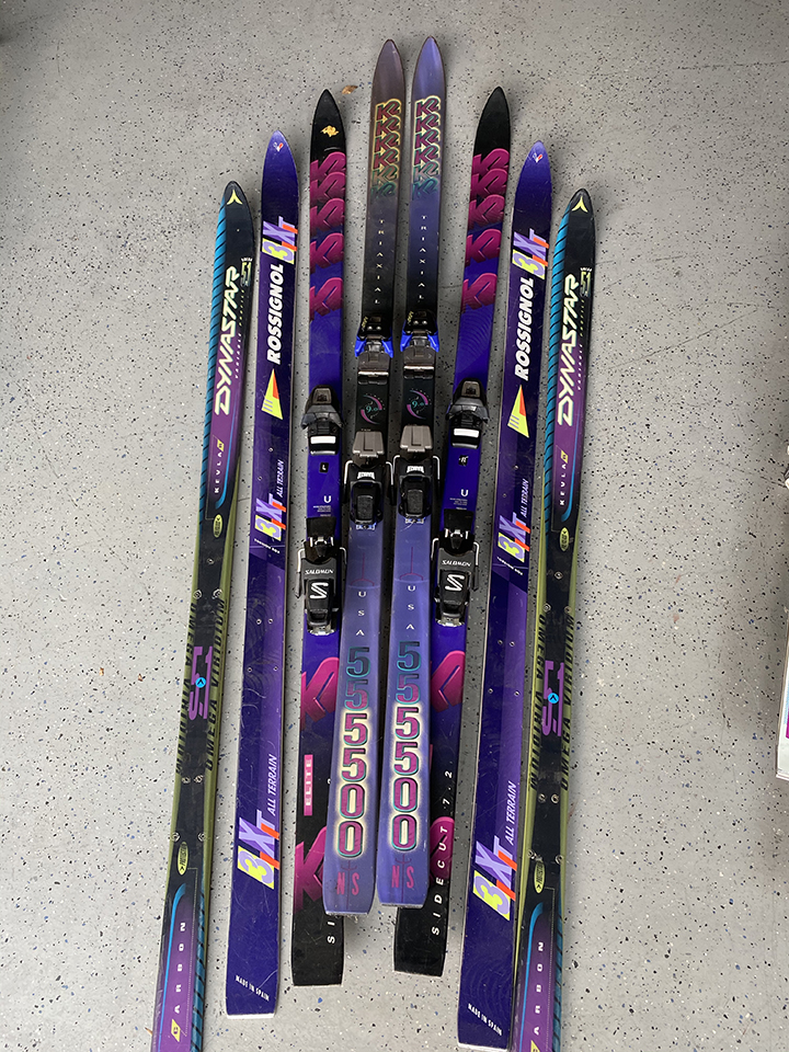 purple skis on display as sample for colors and brands for custom ski chair